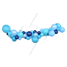 Разноразмерная гирлянда из шаров «Небесная лазурь»