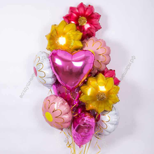 Букет шаров бело- розово- золотой с цветами