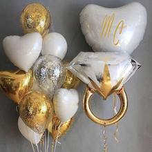 Букет золотых и белых гелиевых шариков с кольцом
