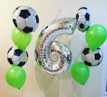 Небольшой букет на день рождения мальчика "Футбольное поле"