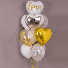 Фонтан из бело-золотистых шариков "Love"