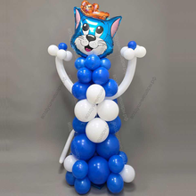 Фигура из шаров Сине-белый Кот, плетеный