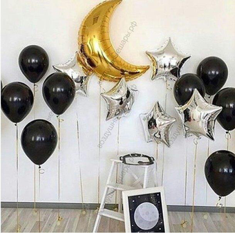Фотофон (фотозона) из черных и серебристых шаров "Ночное небо"