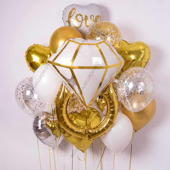 Роскошный "Подарок молодоженам" из воздушных шариков 