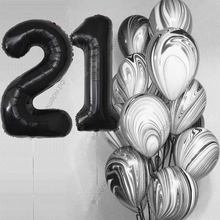 Букет гелиевых шаров агатов на 21 год Безупречный стиль с черными цифрами