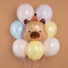 Шар с гелием голова Капибары в облаке нежных шаров