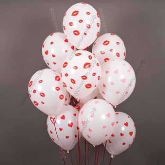 Букет из латексных шариков с рисунком на День Влюбленных