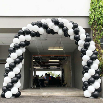 Коса из надувных шаров Черно-белая