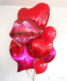 Букет гелиевых шариков на день влюбленных Поцелуй