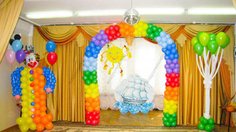 Весна с клоуном из шаров в детском саду