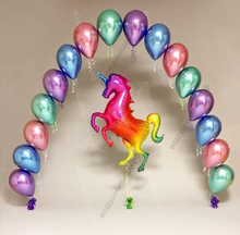 Гелиевая арка из летающих шаров Хром и Сверкающий единорог