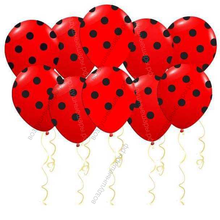 Шары красные в горошек под потолок