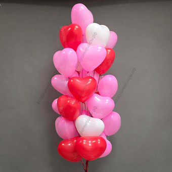 Фонтан из 30 красных, розовых и белых сердец