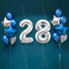 Шары на 28 лет мужчине, сет "Серебристо-синий", 14 шариков с гелием и цифры