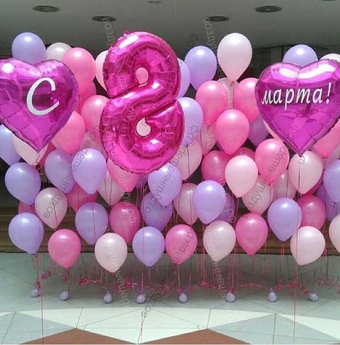 Фотозона из шаров 8 марта для оформления офиса