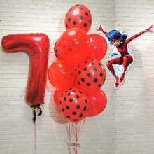 Фонтан из шаров с цифрой и фигурой Леди Баг