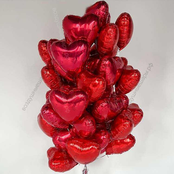 Шикарный букет из 35 красных фольгированных сердец