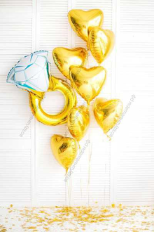 Золотые шары сердца и кольцо с гелием для свадьбы